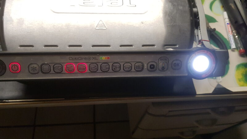 Tefal Optigrill nach dem Anschalten Knopf betätigen