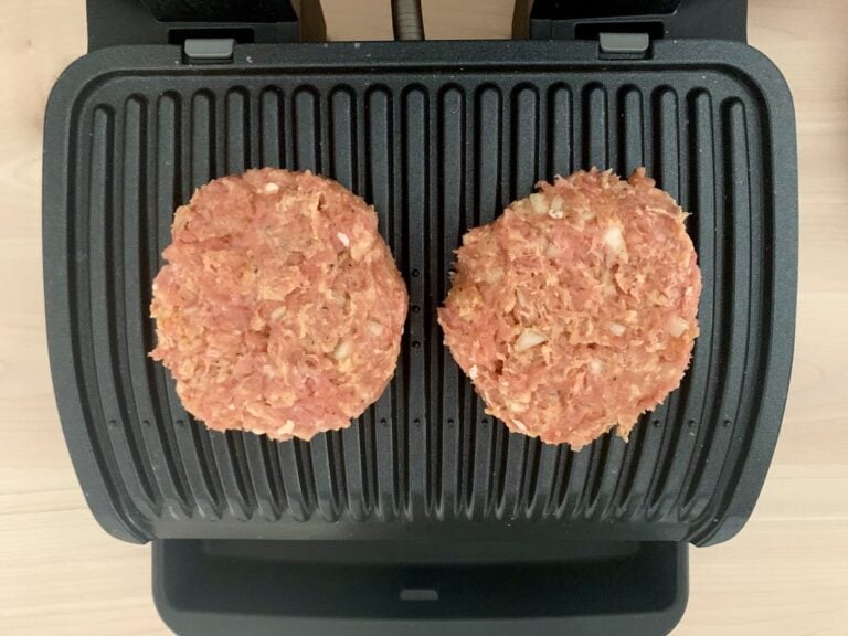 Gefluegel Burger Patties grillen 1