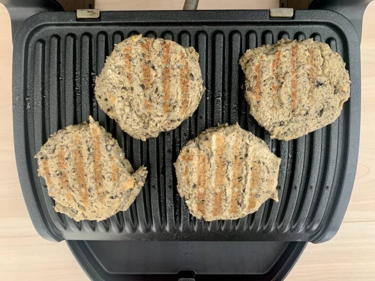 Gegrillte Black Bean Burger Patties