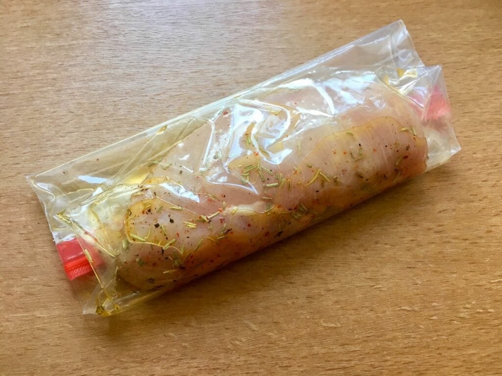 Hähnchenbrustfilet mit Olivenöl-Rosmarin-Marinade – OptiWelt