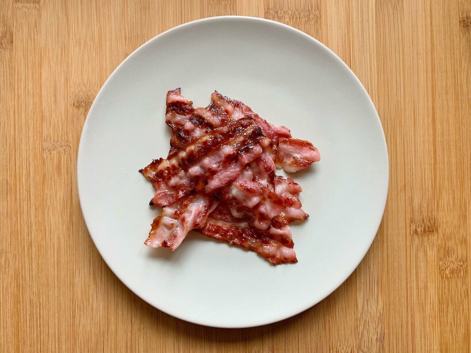 Bacon grillen Knuspriger Frühstücksspeck in 3 Minuten OptiWelt