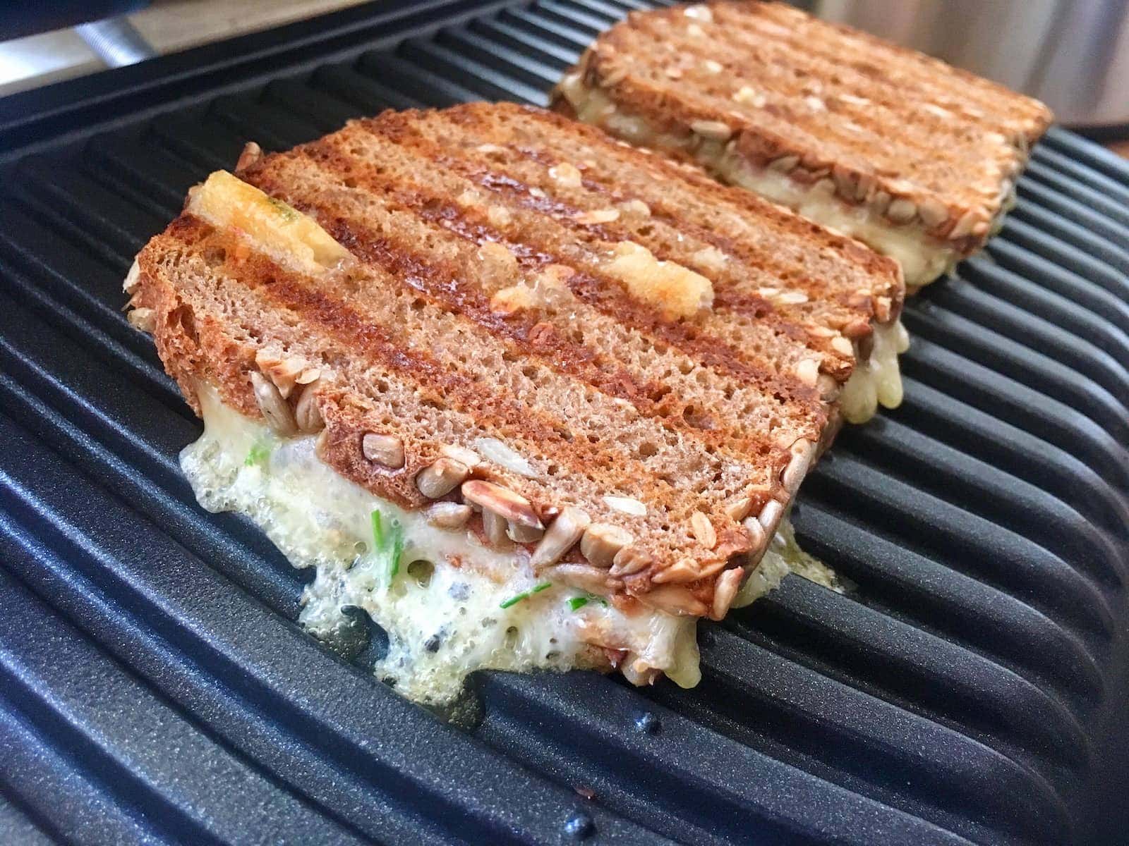 Gesund &amp; Lecker: Das Vollkorn-Käse-Sandwich - OptiGrill Rezepte