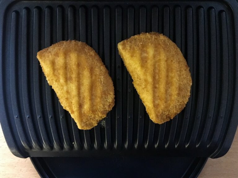 Vegetarisches Schnitzel Käse grillen