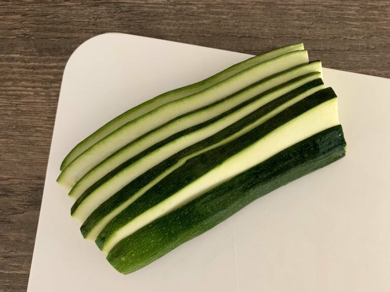 Zucchini Streifen schneiden 1