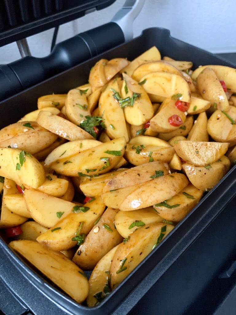Kartoffel Wedges in der Tefal OptiGrill Backschale