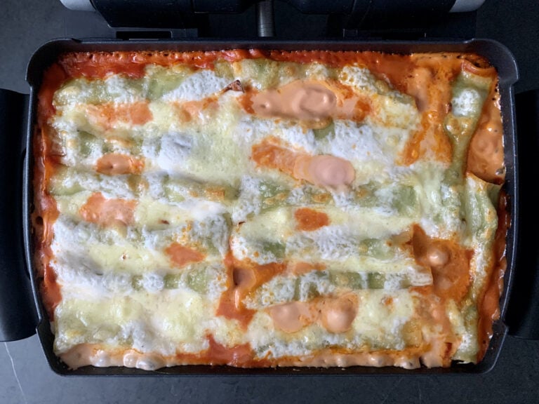 Gebackene Spinat-Ricotta-Cannelloni in OptiGrill Backschale