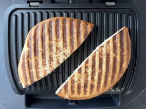 Gegrilltes Fladenbrot im OptiGrill