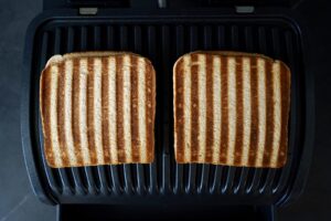 Sandwich im OptiGrill grillen