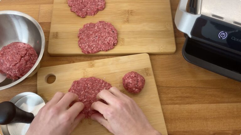 Burger Patties für Big Mac Sandwich formen