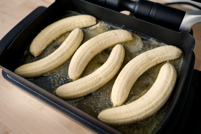 Bananen karamelliseren in der OptiGrill Backschale